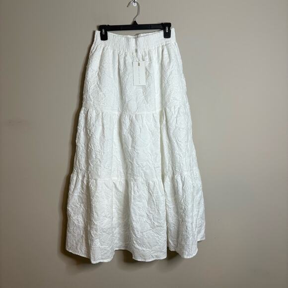 NWT Endless Rose Floral Texture Tiered Midi White Skirt Size Medium - Picture 5 of 10